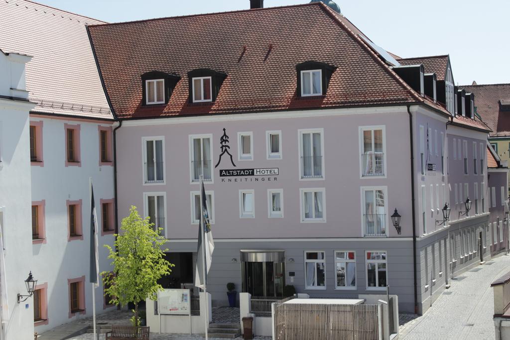 Altstadthotel Kneitinger, Hotel