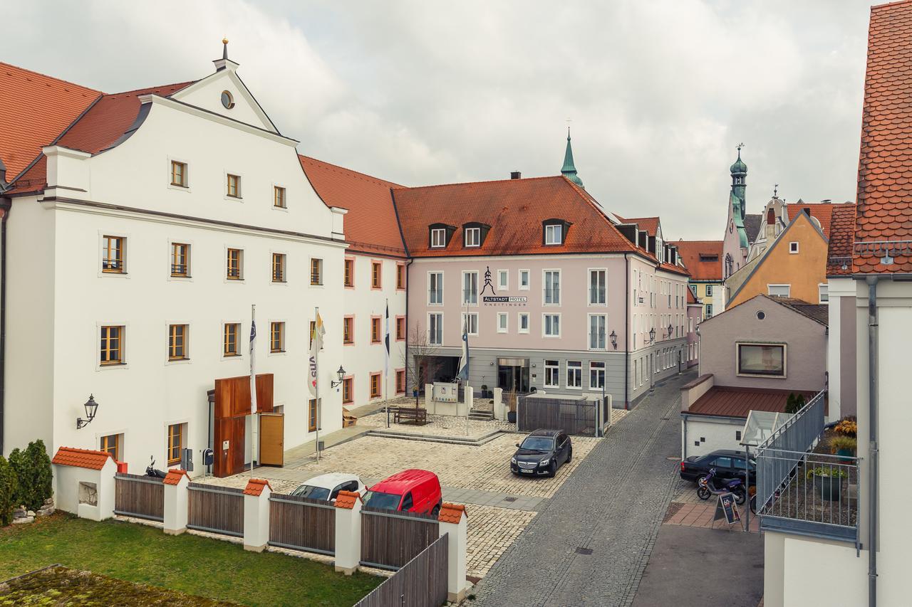 Hotel Altstadthotel Kneitinger, 3*